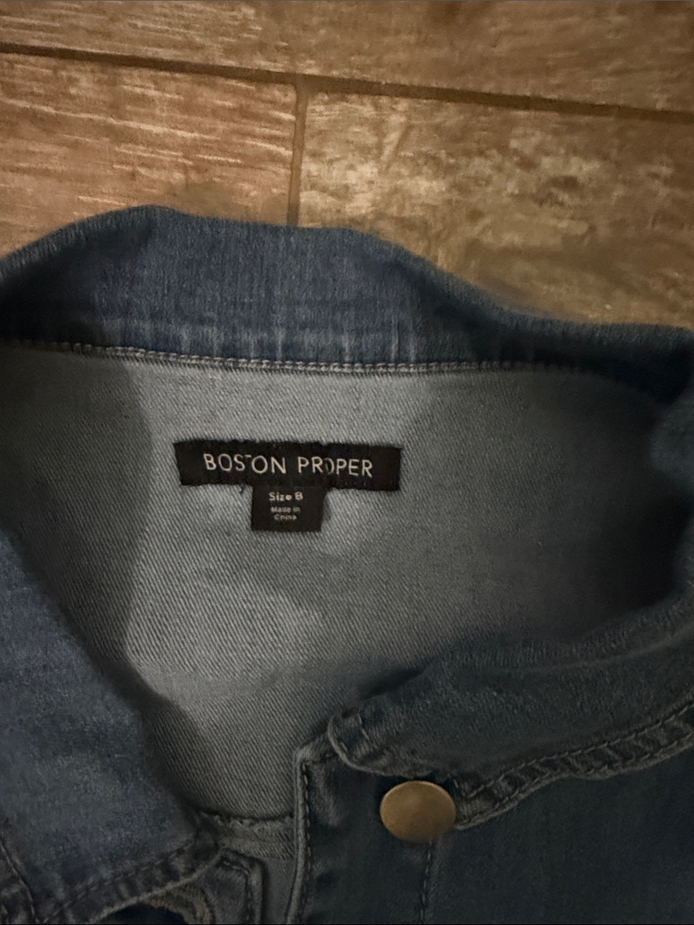 Boston proper denim Cold-Shoulder Jean Jacket in Medium Blue - Picture 2 of 4